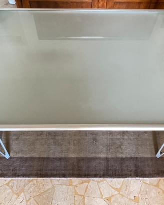 Tavolo IKEA Vika con piano in vetro satinato