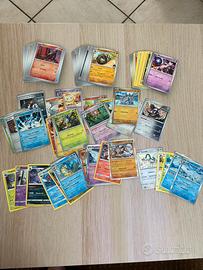 Lotto 153 carte Pokemon (27 holo)
