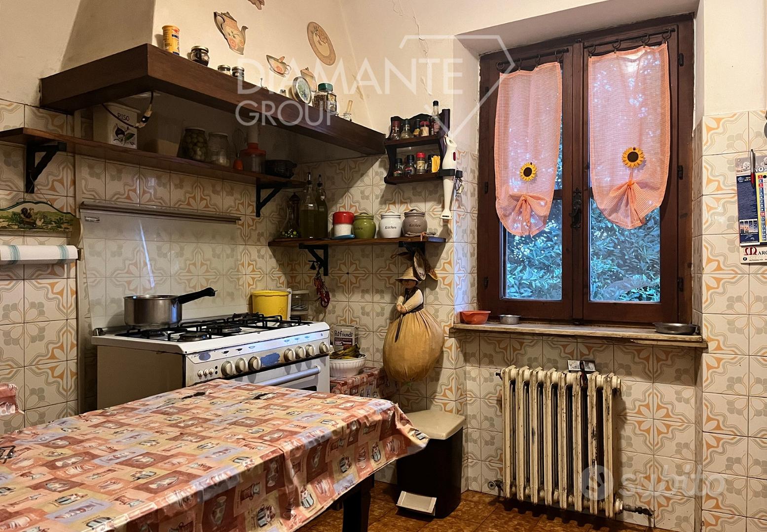 Porzione di casale vista lago con oliveto e pozzo - Vista 2
