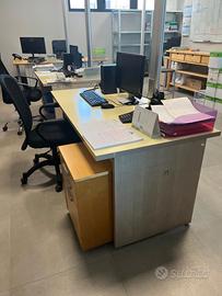 Lotto ufficio compreso computer