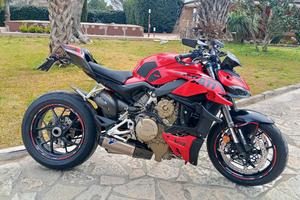 ducati streetfighter V4 anno 2021
