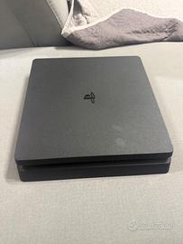 PS4 Slim 500GB funzionante + 3 giochi originali |