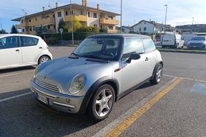 MINI COOPER R50 OK NEOPATENTATI. LEGGERE BENE.