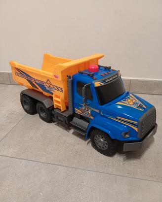 Camion grande con cassone ribaltabile, giallo blu