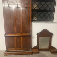 Appendiabiti e specchiera in legno