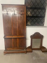 Appendiabiti e specchiera in legno