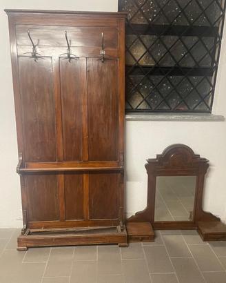 Appendiabiti e specchiera in legno