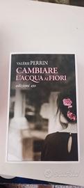 cambiare l'acqua ai fiori