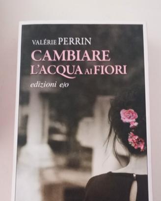 cambiare l'acqua ai fiori