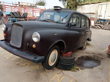 Automobile Austin fx4