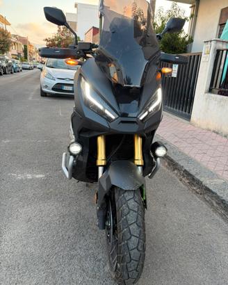 Xadv 750