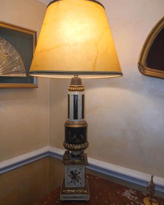 Grande lampada da tavolo stile neoclassico
