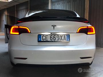 Spoiler per tesla model 3 nero lucido perfetto
