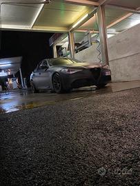 Alfa Romeo Giulia 2.2 "180 CV" 