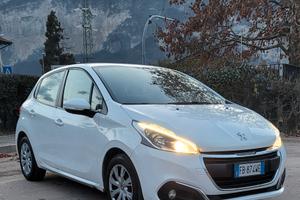 peugeot 208 autocarro 