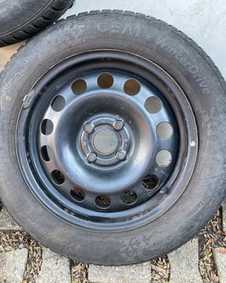 Cerchi auto 4 fori con gomme invernali 175/65 R15