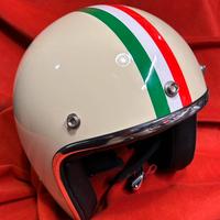 Casco jet tre bottoni