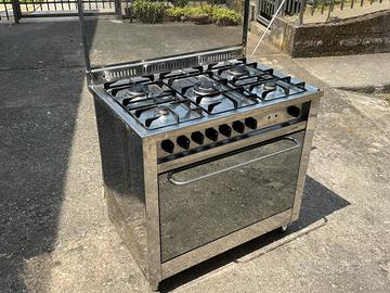 Cucina a gas 5 fuochi inox con forno elettrico