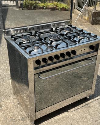 Cucina a gas 5 fuochi inox con forno elettrico