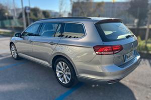 Volkswagen Passat Variant 1.6business DSG 120cv B8
