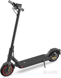 Monopattino Xiaomi Mi Electric Scooter Pro 2