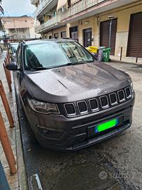 jeep Compass longitude 1600