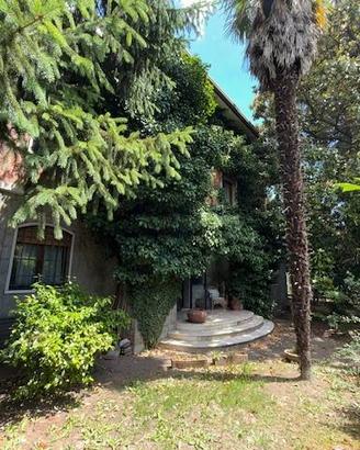 Villa di 420 m² con più di 5 locali e box auto dop