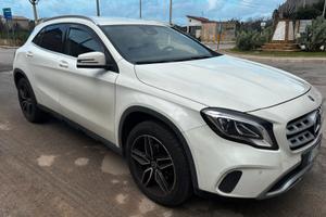 Mercedes GLA 200d 2017 4 Matic