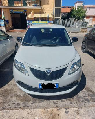 Lancia Y hybrid