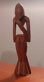 statua pensatore in legno