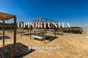 Attività / Licenza di 4000 m² con 5 locali a Chiog