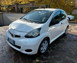 Toyota Aygo 1.0 12V VVT-i 5 porte Now Connect