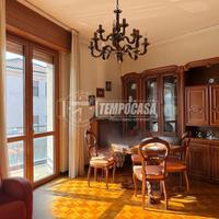 RIF. 570 - AMPIO TRILOCALE CENTRO PAESE CON BOX, C