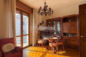 RIF. 570 - AMPIO TRILOCALE CENTRO PAESE CON BOX, C