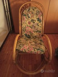 Sedia a dondolo in vimini