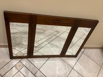 Specchio antico, con ante chiudibili