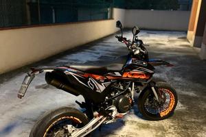 KTM 690 smc Lc4