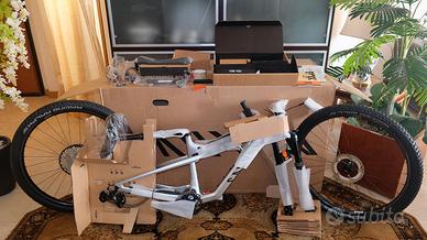 Bici MTB Canyon Lux Trail CF8 2025 taglia XS NUOVA