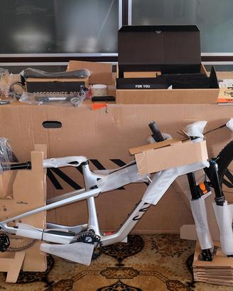 Bici MTB Canyon Lux Trail CF8 2025 taglia XS NUOVA