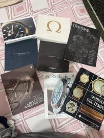 Blocco libri riviste orologi