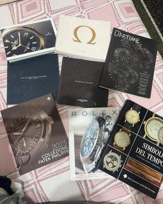 Blocco libri riviste orologi
