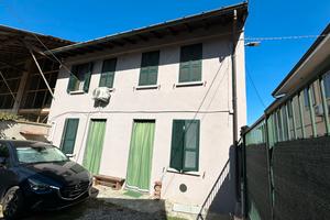 Casa indipendente su 2 piani con giardino privato