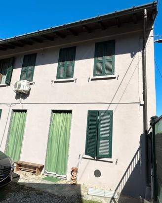 Casa indipendente su 2 piani con giardino privato