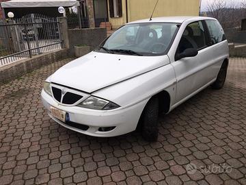Lancia Y