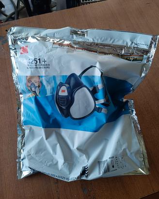 maschera con filtri anti polvere e verniciatura