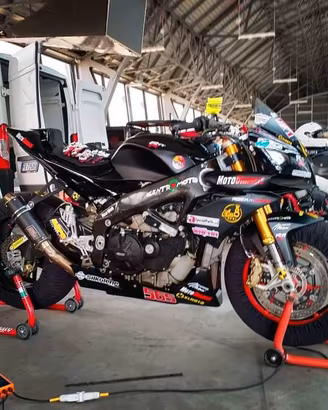 Aprilia Tuono V4 1000 aprc pronta pista 