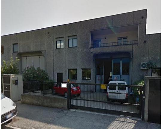 Capannone con appartamento