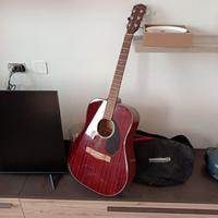 Chitarra FENDER acustica con custodia.