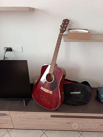 Chitarra FENDER acustica con custodia.
