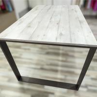 Tavolo stile moderno